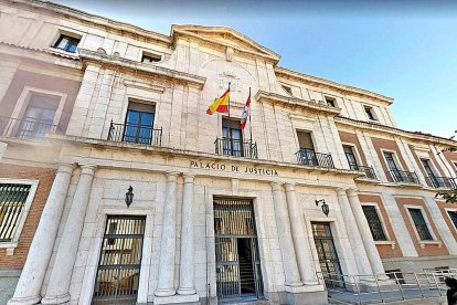 Fachada de la Audiencia Provincial de Valladolid, en la calle de Las Angustias.-GGL SW