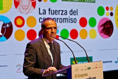 Fernando Antúnez interviene durante el Congreso de URCACYL celebrado en Zamora.- ArgiComunicación