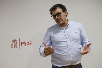 El alcalde de Toro, Tomas del Bien, anuncia su candidatura a la secretaría provincial del Psoe de Zamora.-ICAL