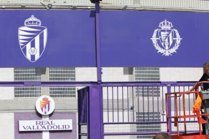 Los dos escudos en los Anexos.