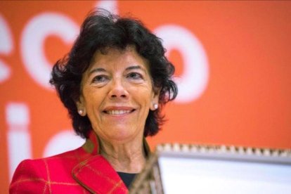 La portavoz del Gobierno y ministra de Educación, Isabel Celaá-EFE / PEDRO PUENTE HOYOS