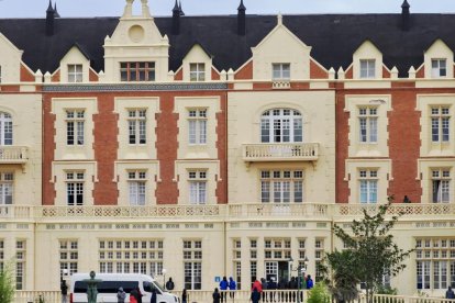 Realojo de 250 inmigrantes subsaharianos en el Hotel Palacio Balneario de Las Salinas en Medina del Campo. PHOTOGENIC