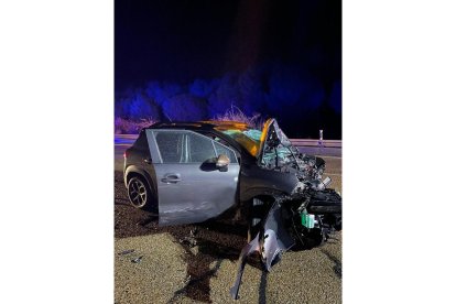 Accidente de tráfico producido entre dos coches y una moto en Medina de Rioseco.- TWITTER BOMBEROSDIP_VLL