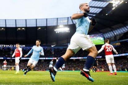 Agüero tras marcar unode sus tres goles al Arsenal.-EL PERIÓDICO