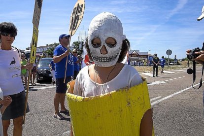 Una de las manifestaciones contra la mina de uranio de Retortillo, en una imagen de archivo.-ICAL