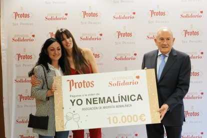 Entrega del VII Brindis Solidario de Bodegas Protos. E.M.