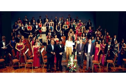 Los tres últimos alcaldes de Valladolid en la XX Gala Aniversario de la JOSVa. -JOSVA