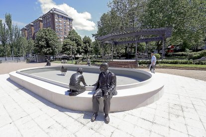 Parque del Poniente, con la fuente en primer término. | J. M. LOSTAU