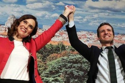 Díaz Ayuso y Casado, juntos en un acto del PP en una foto de archivo.-