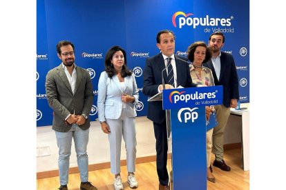 Rueda de prensa de los diputados y senadores del PP por Valladolid.- E. PRESS