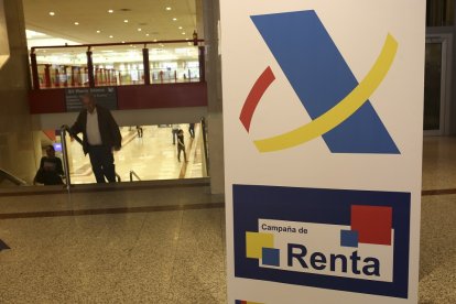 Delegación de Hacienda en una pasada campaña de declaración de la renta. E. M.