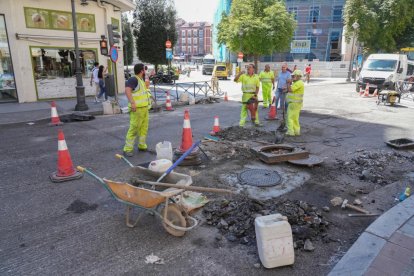 Obras calle bajada de La Libertad.- J.M. LOSTAU