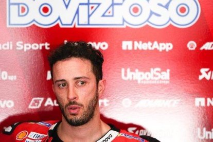 El italiano Andrea Dovizioso (Ducati), en un descanso de los entrenamientos de pretemporada en Malasia.-ALEJANDRO CERESUELA