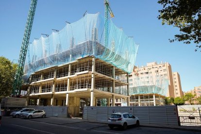 Edificio en construcción en el barrio de Parquesol.- J.M. LOSTAU