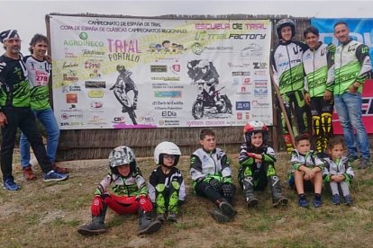 Los pilotos del equipo portillano en el campeonato regional de Trial. / E.M.