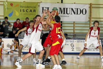 Imagen de archivo de uno de los partidos del Torneo de Íscar. / . EL MUNDO