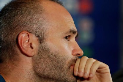 Iniesta, en la rueda de prensa que ofreció en el Kazán Arena antes del duelo con Irán-JAVIER ETXEZARRETA (EFE)