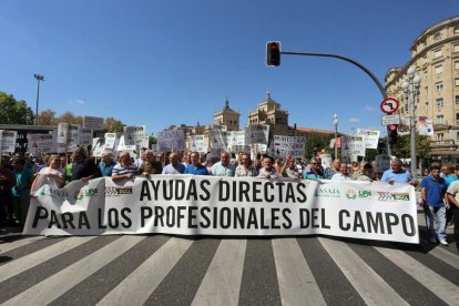 Manifestación convocada por ASAJA, UCCL y UPA en demanda de apoyo real de las administraciones ante las pérdidas por la sequía.-ICAL