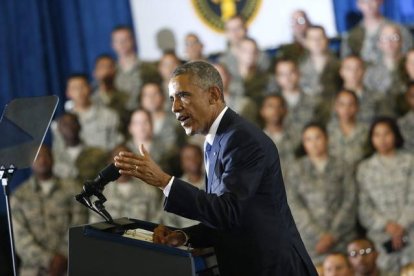 El presidente de los Estados Unidos, Barack Obama, se dirige a los medios durante una visita a la sede del Mando Central, en la base aérea de MacDill en Tampa, Florida.-Foto: EFE / BRIAN BLANCO