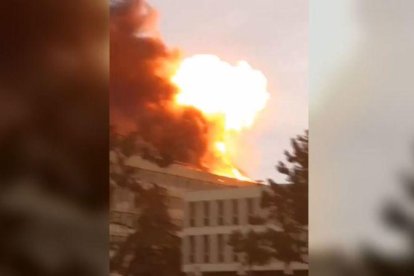 Incendio en la Universidad de Lyón.-TWITTER @PODEUS69