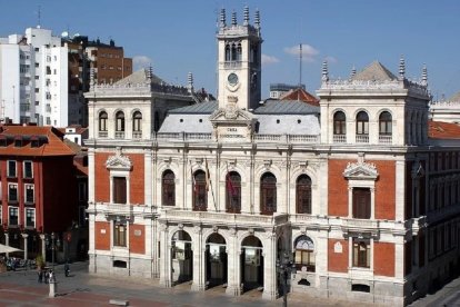 Edificio del Ayuntamiento de Valladolid.- E. M.