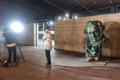 Estatua de los Goya ubicada en la Feria de Valladolid para la gala de la 38ª edición de los premios. -PHOTGENIC