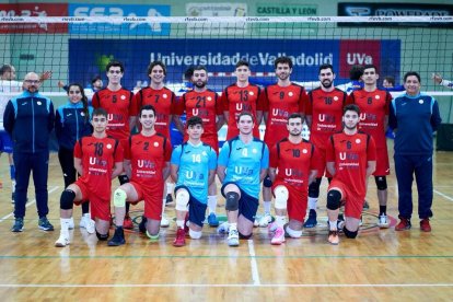 Equipo masculino de voleibol de la UVa. / E.M.