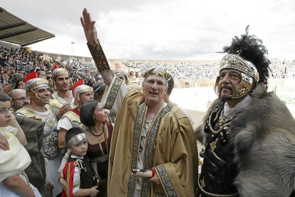 Recibimiento del César en el  Circo Romano durante esta Fiesta que recibe miles de visitantes.-ICAL