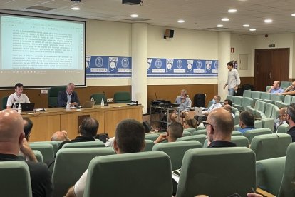 Un instante de la Asamblea de la Federación de Rugby. / FERUGBY