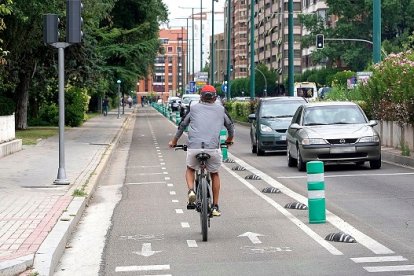 Carril bici del paseo de Isabel la Católica de Valladolid