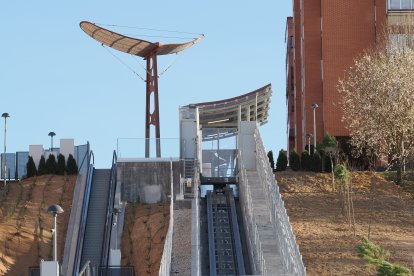 El ascensor norte de Parquesol en Valladolid comienza a funcionar.- PHOTOGENIC