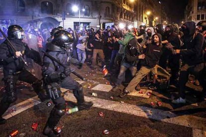 Cargas policiales en Barcelona.-ANGEL GARCIA