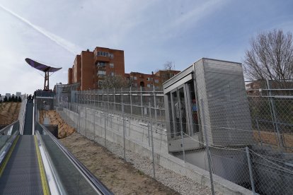 Elevadores urbanos en la ladera norte de Parquesol. -ICAL