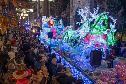 'Cabalgaza' de Papá Noel en Valladolid.- J. M. LOSTAU