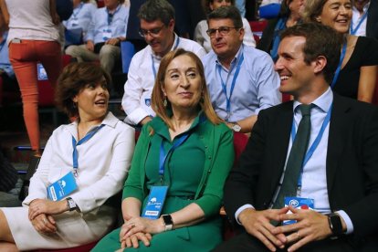 Sáenz de Santamaría, Ana Pastor y Pablo Casado-J.P. GANDUL (EFE)