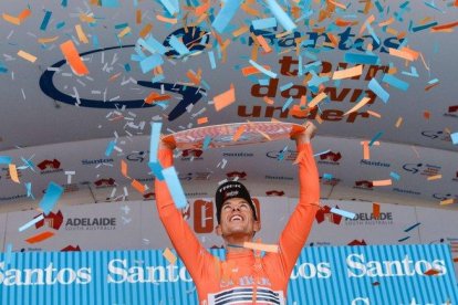 Richie Porte, en el podio del Tour Down Under.-AFP