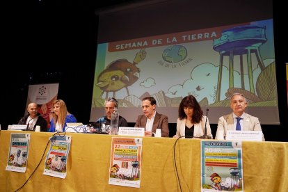 Acto de presentación de la Semana de la Tierra. ICAL.