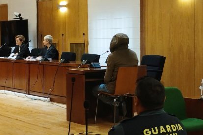 El condenado por siete delitos, durante la vista de conformidad celebrada esta mañana en la Audiencia de Valladolid. -EP