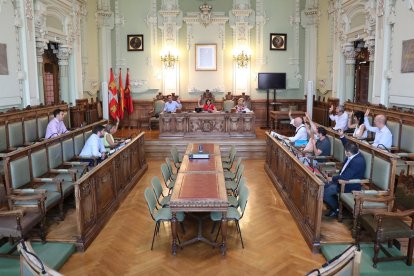 Una momento de la reunión del Consejo de Administración de Nevasa - E.P