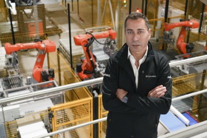 Javier Meléndez en las instalaciones de la nueva planta en Medina del Campo. J.M. LOSTAU