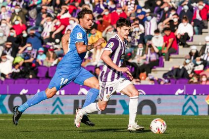 Toni Villa en el partido ante el Fuenlabrada. / IÑAKI SOLA / RV