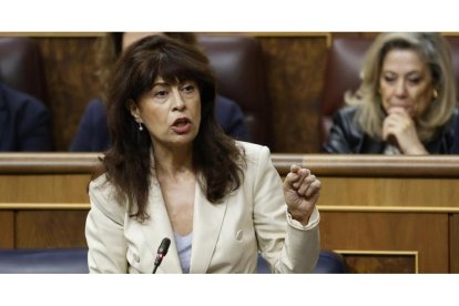 La ministra de Igualdad, Ana Redondo, en una imagen de archivo durante una intervención en el Congreso.-BERNARDO DÍAZ