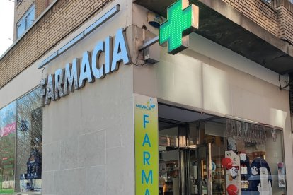 Farmacia de Pajarillos donde se produjo el robo. - E.M.