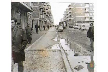 1969 - Vista de la calle Cardenal Torquemada con calzada sin pavimentar