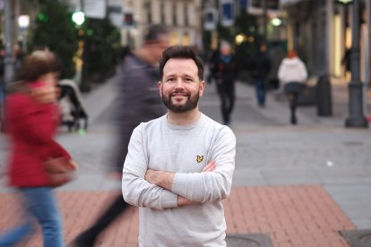 Fernando del Val en la plaza Mayor de Valladolid. | PHOTOGENIC