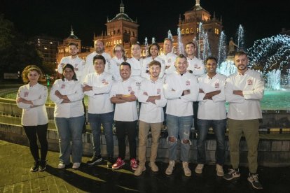 Los chefs participantes en la plaza Zorrilla de Valladolid. PHOTOGENIC