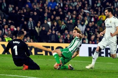 Canales marca el gol del Betis.-EFE