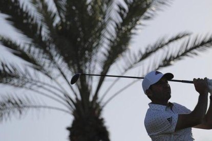 Sergio García, en acción en el torneo de Abu Dabi-KAMRAN JEBREILI (AP)