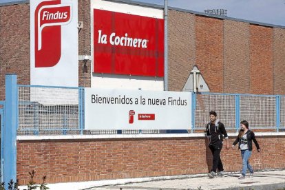 Exterior de la fábrica de Findus en el Polígono de Argales de Valladolid.-Pablo Requejo