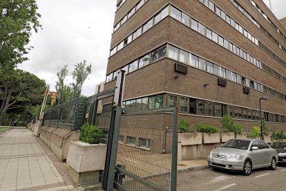 Edificio de la Delegación de Gobierno de Castilla y León, donde se ubica el laboratorio de análisis de drogas del que emana el olor a marihuana. PHOTOGENIC